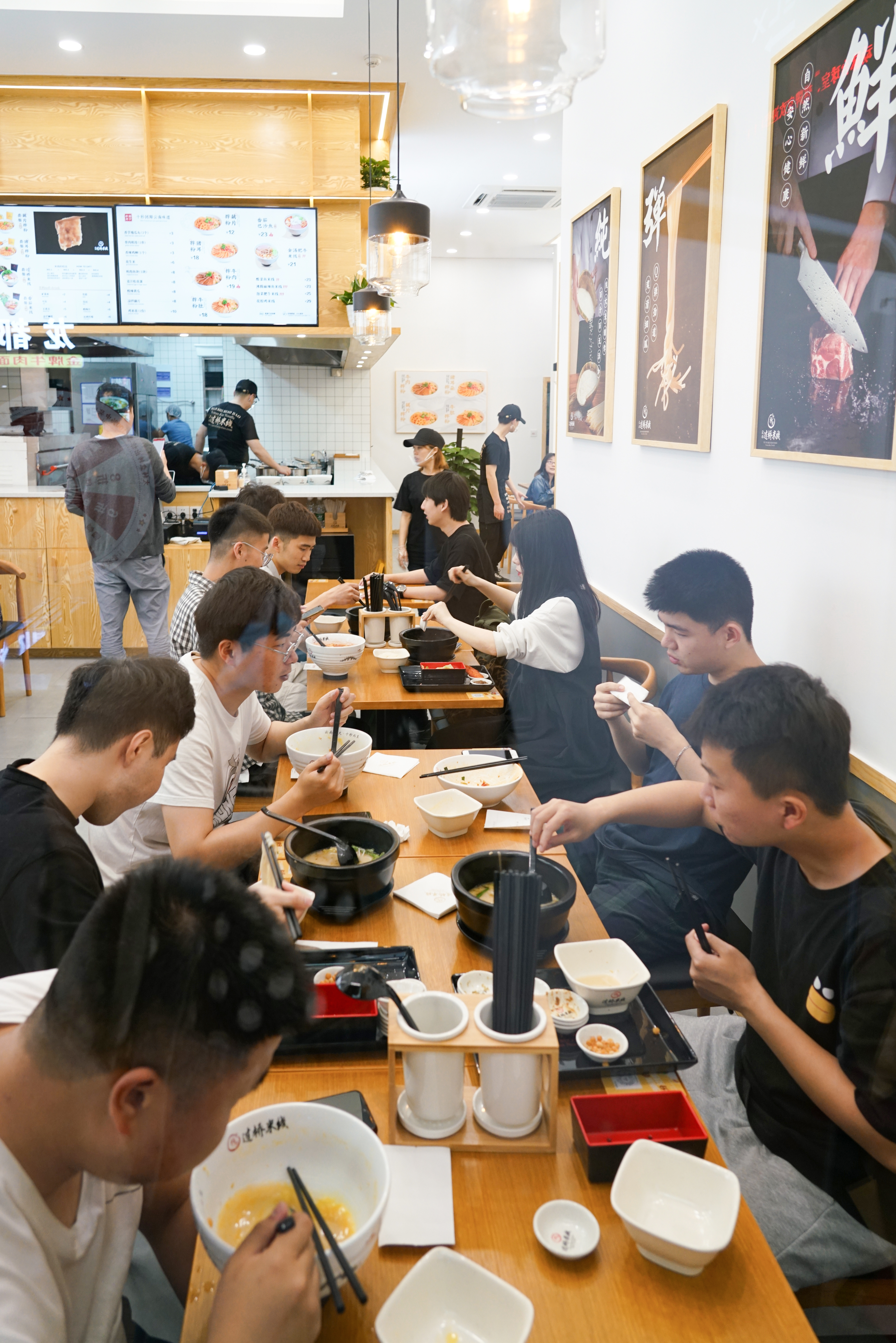 杭州米線怎么加盟？知名十秒到過橋米線大受歡迎！