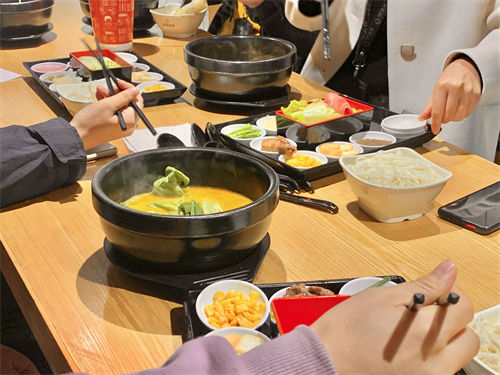 十秒到過(guò)橋米線(xiàn)