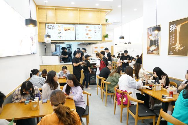 十秒到云南過橋米線，新穎與健康兼具